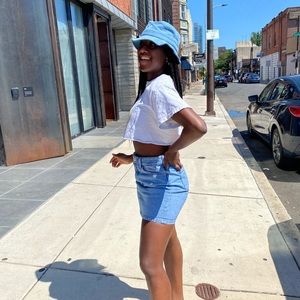 Meet your Posher, Marisa